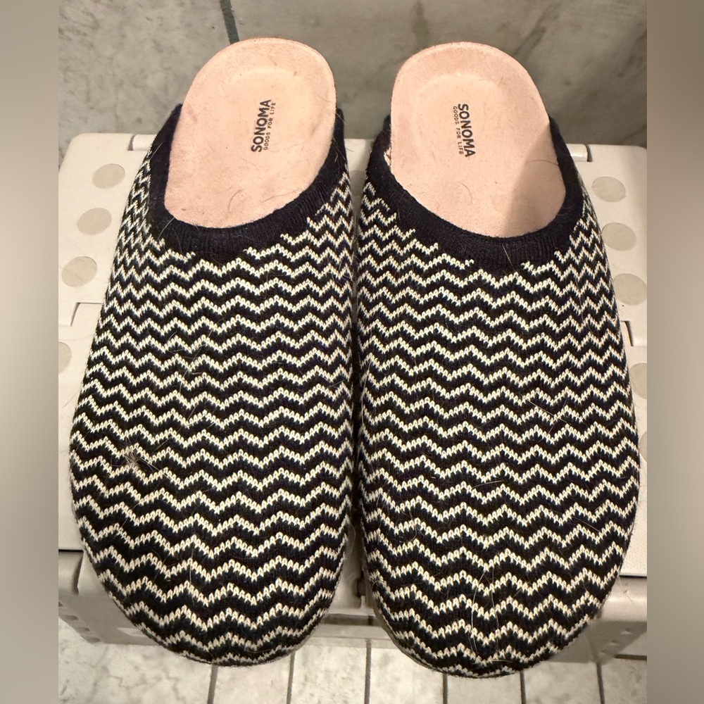 NWOT Sonoma Black & White Chevron Knit Slip-On House Shoes